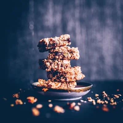 Peanut Butter & Berry Protein Oat Bake